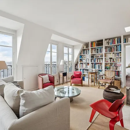Veeve - The Bibliophile's Haven Apartment